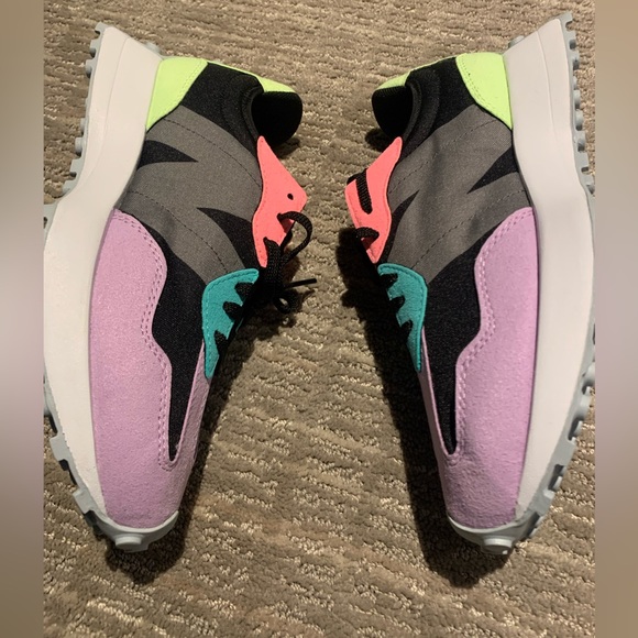 New balance WS327 Aritzia collab.  Size 8.  Brand new in box. - Picture 3 of 8